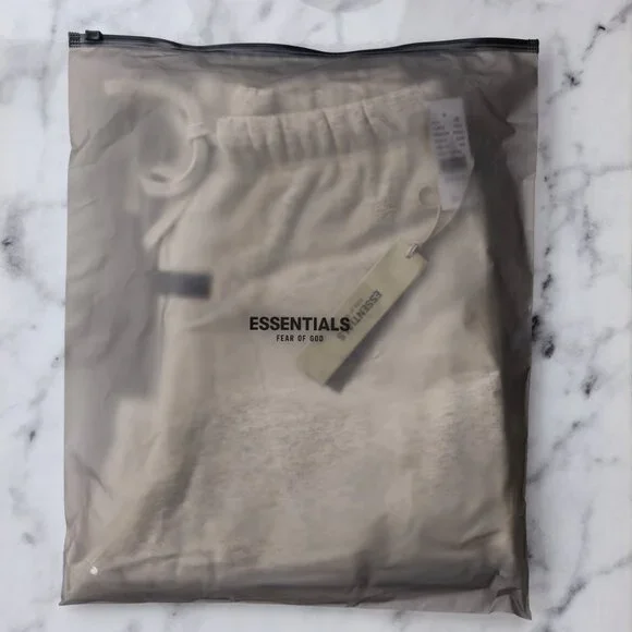 Fear of God Essentials Shorts Light Oatmeal NWT Minimal Streetwear - Picture 2 of 7